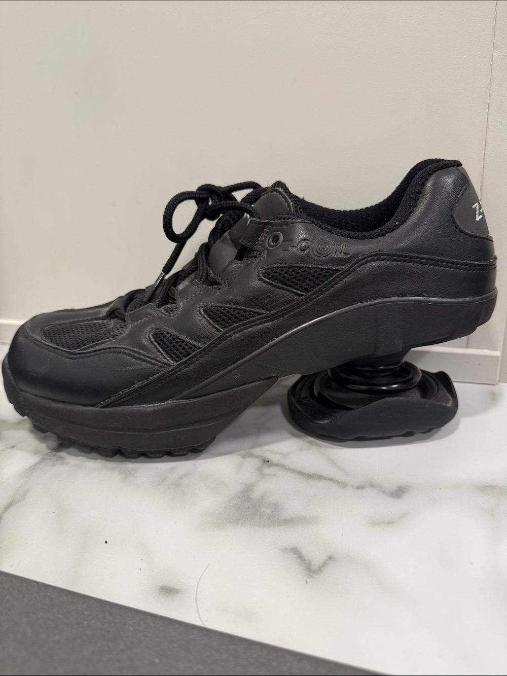 Z-Coil Freedom Shoes men’s 8 Black Spring Heel Walking Orthopedic Pain Relief